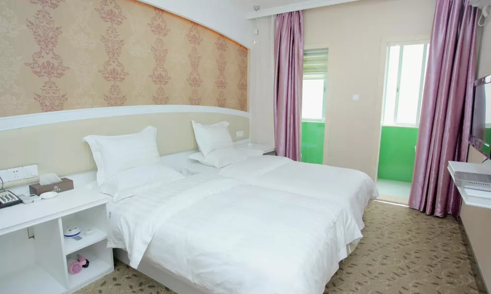 Xinghe Xinfeng Hotel (Railway Station& BusStation Branch)