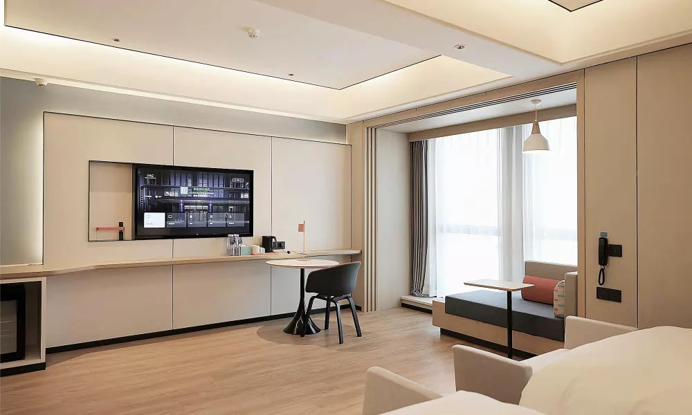 Holiday Inn Express Qingdao Northern West Coast by IHG, фото 2