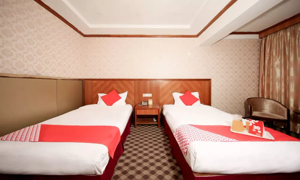OYO 8027 Li Hu Business Hotel, фото 2