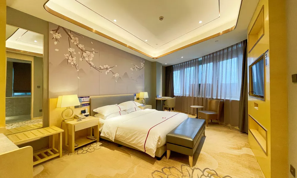 Fuyi International Hotel (Shanghai International Tourism Resort Zhoupu)