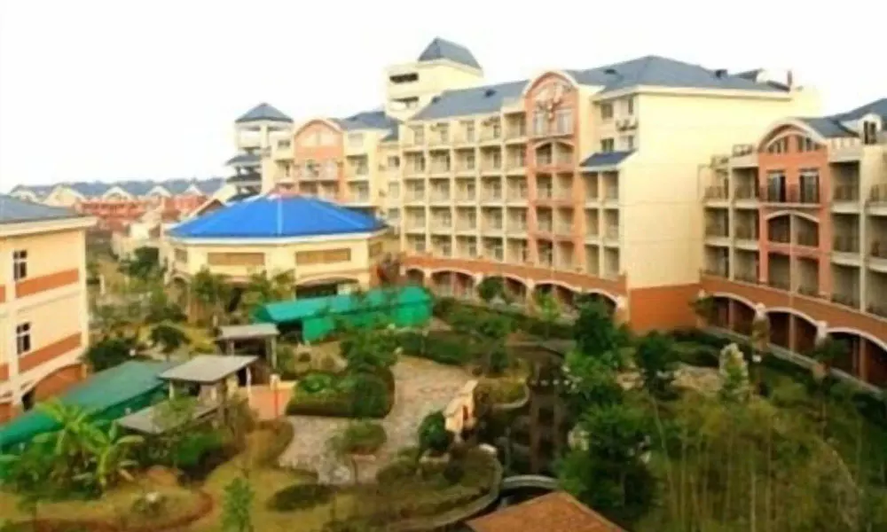 Oriental Landscape Holiday Hotel