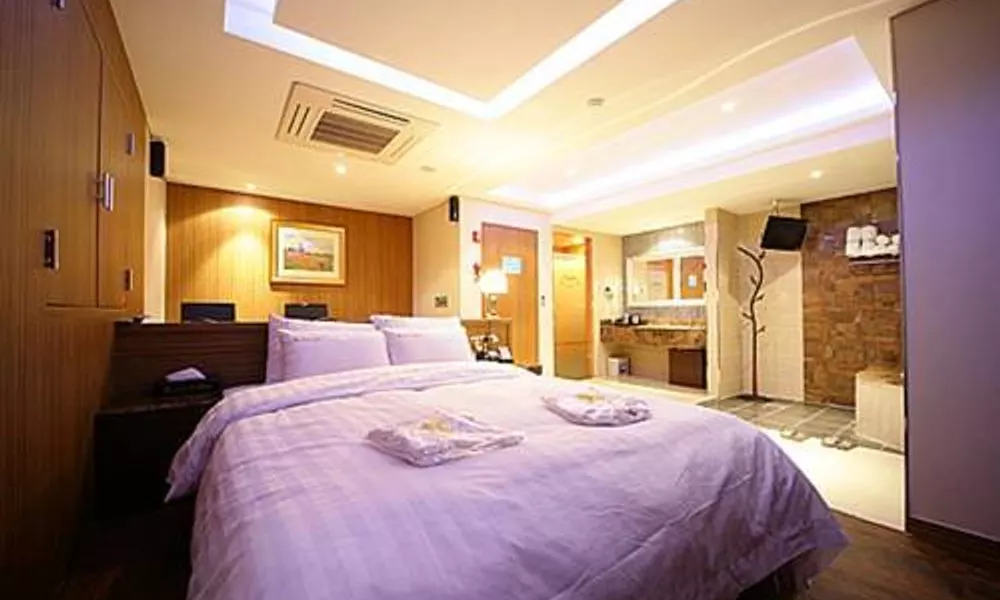 Shinchon La Nuit Hotel