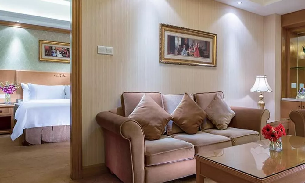 Vienna International Hotel - Long Hua Wan Zhong Cheng Branch