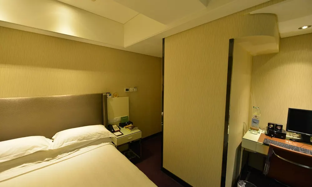 Morden Star Hotel