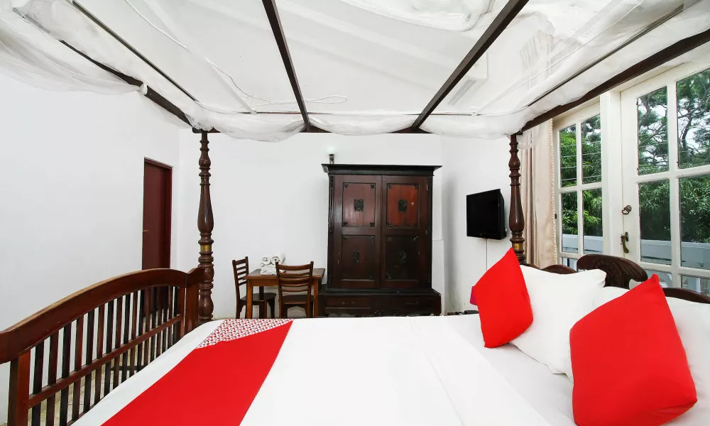 OYO 347 Hotel Empryean