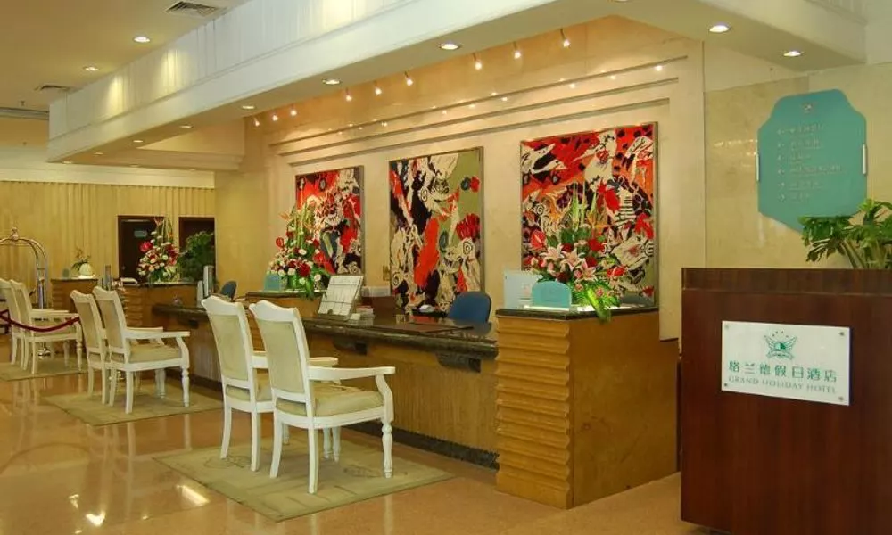 Grand Holiday Hotel
