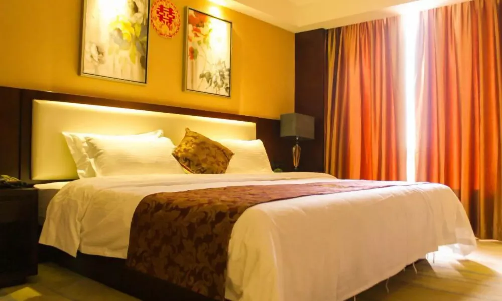 Pazhou Mingyue Hotel Canton Fair Branch- Free shuttle bus to and from the Canton Fair Complex during, фото 3