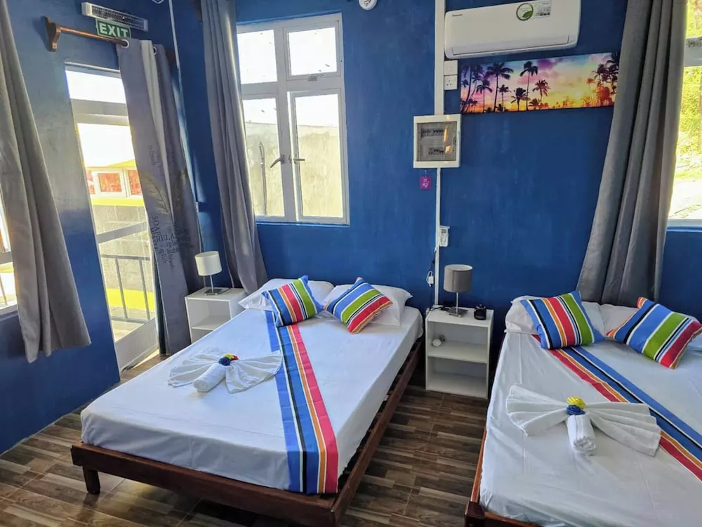 Коттедж с 3 комнатами с балконом